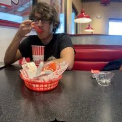 Ismael photo on Jungo Live