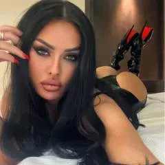 Mistress Ella photo on Jungo Live