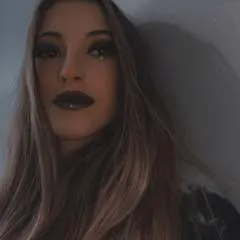 Find-goddesschloe photo on Jungo Live