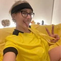 Julie photo on Jungo Live