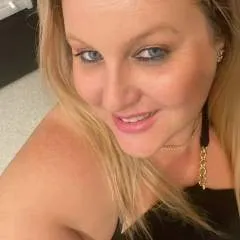 Lucie photo on Jungo Live