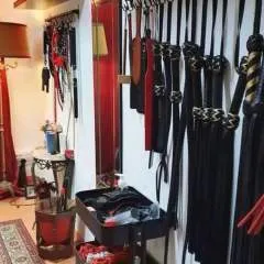 Dominatrix photo on Jungo Live