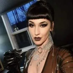 Mistress Darlene Hell-fire photo on Jungo Live