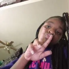 Tina photo on Jungo Live