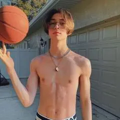 Lucas photo on Jungo Live