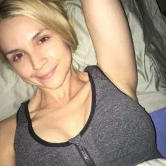 Anita photo on Jungo Live