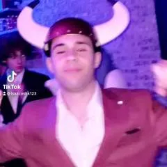 Isaac photo on Jungo Live