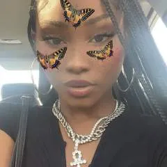 Lucy_miles photo on Jungo Live