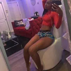 Lucy_miles photo on Jungo Live