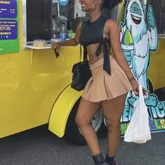 Lucy_miles photo on Jungo Live