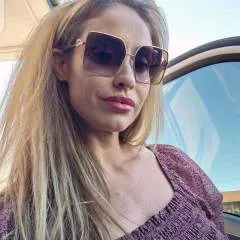 Sarah photo on Jungo Live