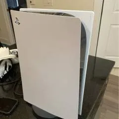 Laura photo on Jungo Live