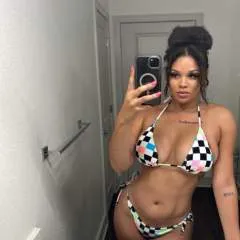 Sarah photo on Jungo Live