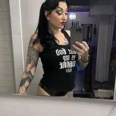 Goddesscarisa photo on Jungo Live