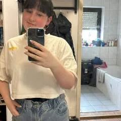 Leonie photo on Jungo Live