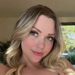 Vivian photo on Jungo Live