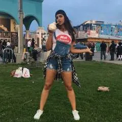 Yvette photo on Jungo Live