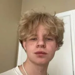 Blonde20 photo on Jungo Live