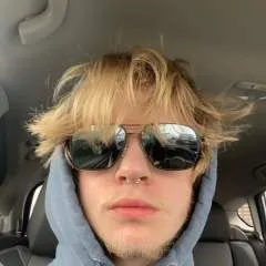 Blonde20 photo on Jungo Live