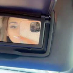 Yourlesbiandom photo on Jungo Live