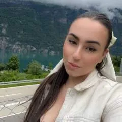 Yourlesbiandom photo on Jungo Live