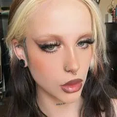 Misschloe photo on Jungo Live