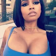 Pauline photo on Jungo Live