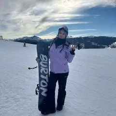 Linda photo on Jungo Live