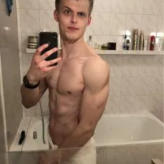 Adam photo on Jungo Live