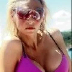 Domme Traveling To Prague, Berlin, Amsterdam, And Budapest photo on Jungo Live