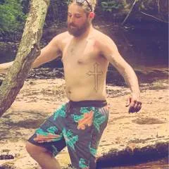 Lee.... photo on Jungo Live