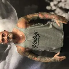 Derek White photo on Jungo Live