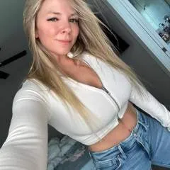 Lisa photo on Jungo Live