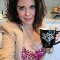 Carolyn Dora photo on Jungo Live