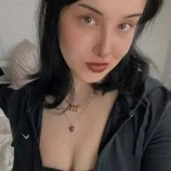 ....@erindolllyy photo on Jungo Live