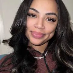 Roselyn photo on Jungo Live