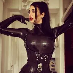 Mistress Mia photo on Jungo Live