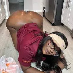 Nasty Queen photo on Jungo Live