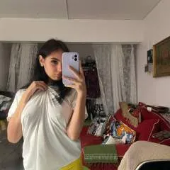 Ashley photo on Jungo Live