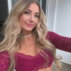 Mistress Lioni Sarah Aprils photo on Jungo Live