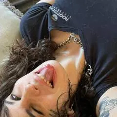 Crimson_grey photo on Jungo Live