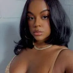 Steph photo on Jungo Live