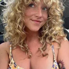 Carole photo on Jungo Live