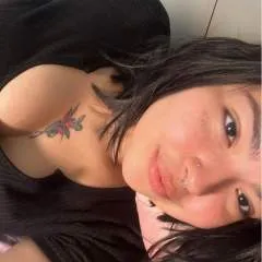 Rebecca photo on Jungo Live