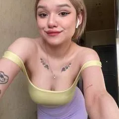 Michelle photo on Jungo Live