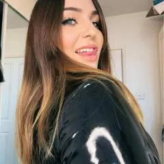 Prettydomme photo on Jungo Live