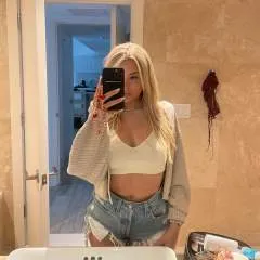 Karlee photo on Jungo Live