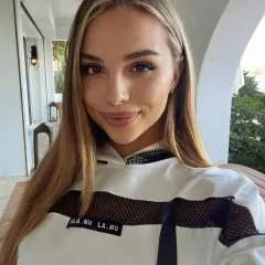 Queenb photo on Jungo Live