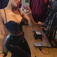 Lara.... photo on Jungo Live