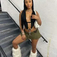 Evelyn photo on Jungo Live